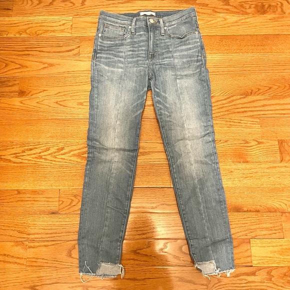 Madewell • 9” high rise skinny denim jeans with frayed hems - Picture 1 of 16